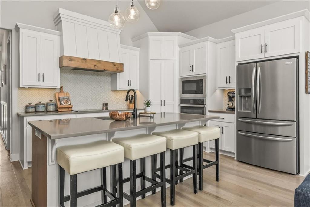 2533 Southwest Old Port Road Lee's Summit, MO 64082 - Photo 10 of 35