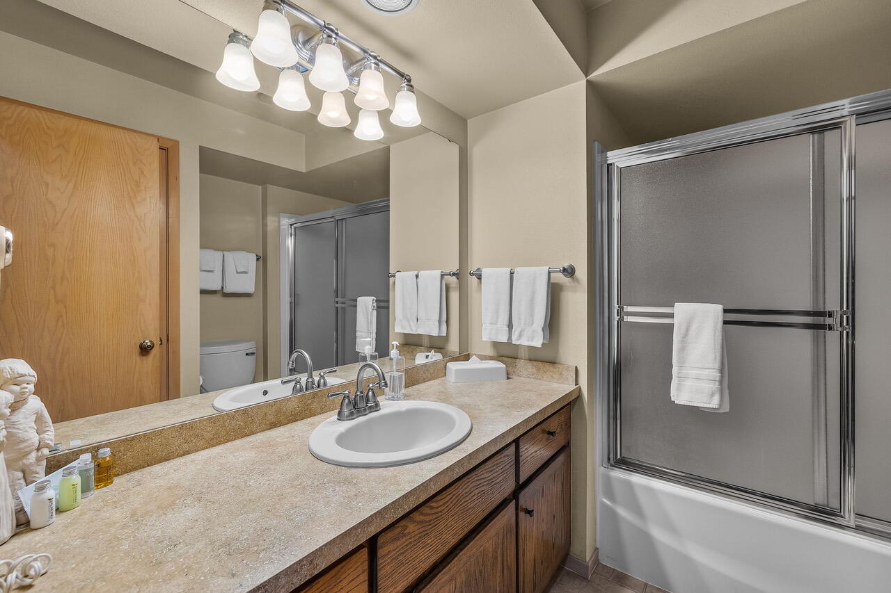 57379 Beaver Ridge Loop, Unit 30D2 Sunriver, OR 97707 - Photo 17 of 22 57379 Beaver Ridge #17