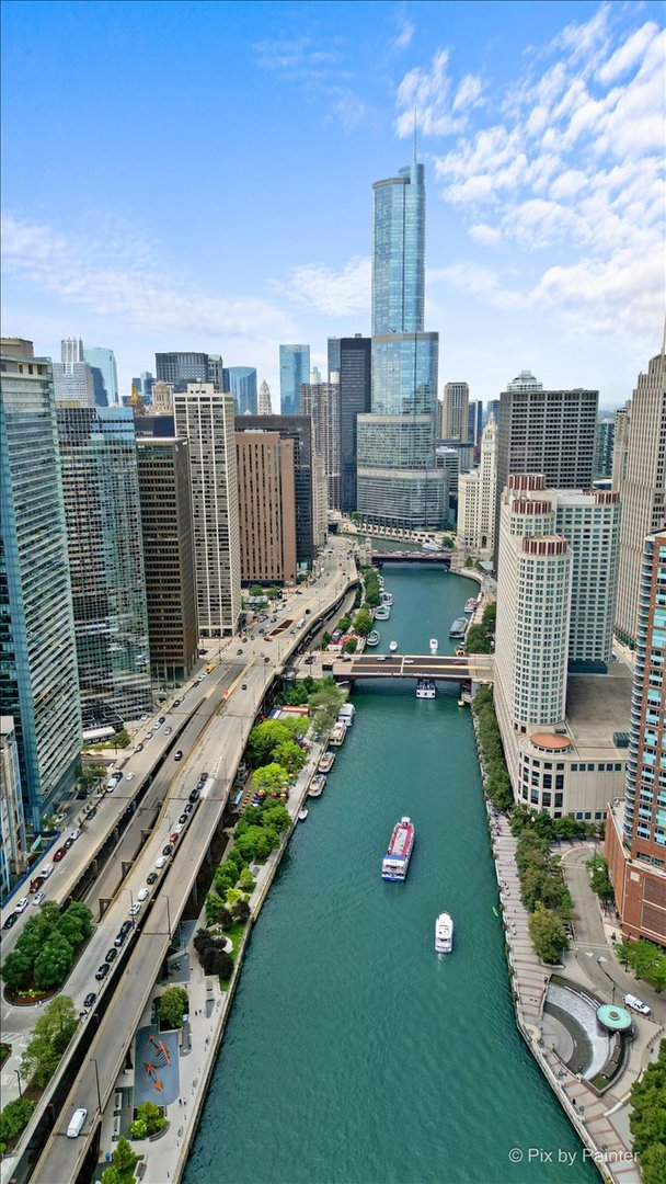 512 North McClurg Court, Unit 501 Chicago, IL 60611 - Photo 37 of 40 a view of a city with tall buildings