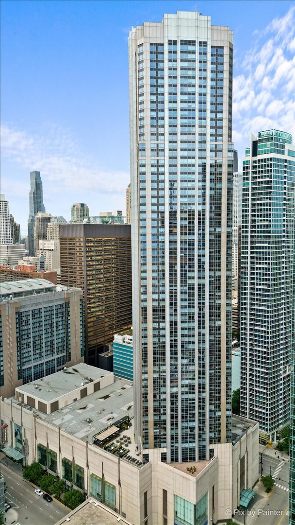512 North McClurg Court, Unit 501 Chicago, IL 60611 - Photo 40 of 40 a view of a city with tall buildings