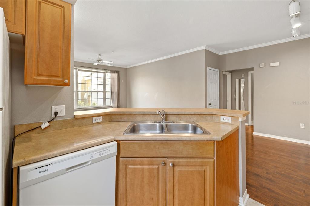 5501 Rosehill Road, Unit 103 Sarasota, FL 34233 - Photo 9 of 60 Gallery Image 9