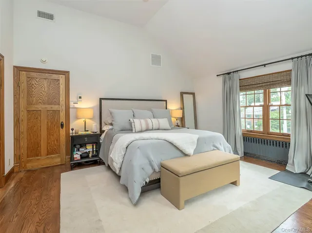 $2,785,000 | 184 Circle Drive, Manhasset, NY 11030