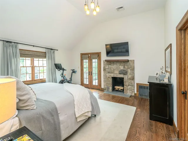 $2,785,000 | 184 Circle Drive, Manhasset, NY 11030