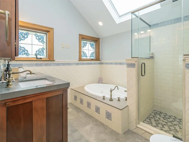 $2,785,000 | 184 Circle Drive, Manhasset, NY 11030