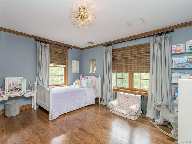 $2,785,000 | 184 Circle Drive, Manhasset, NY 11030