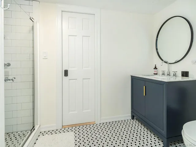 $2,785,000 | 184 Circle Drive, Manhasset, NY 11030