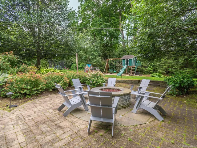 $2,785,000 | 184 Circle Drive, Manhasset, NY 11030