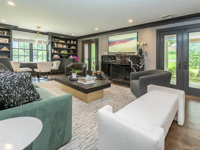 $2,785,000 | 184 Circle Drive, Manhasset, NY 11030