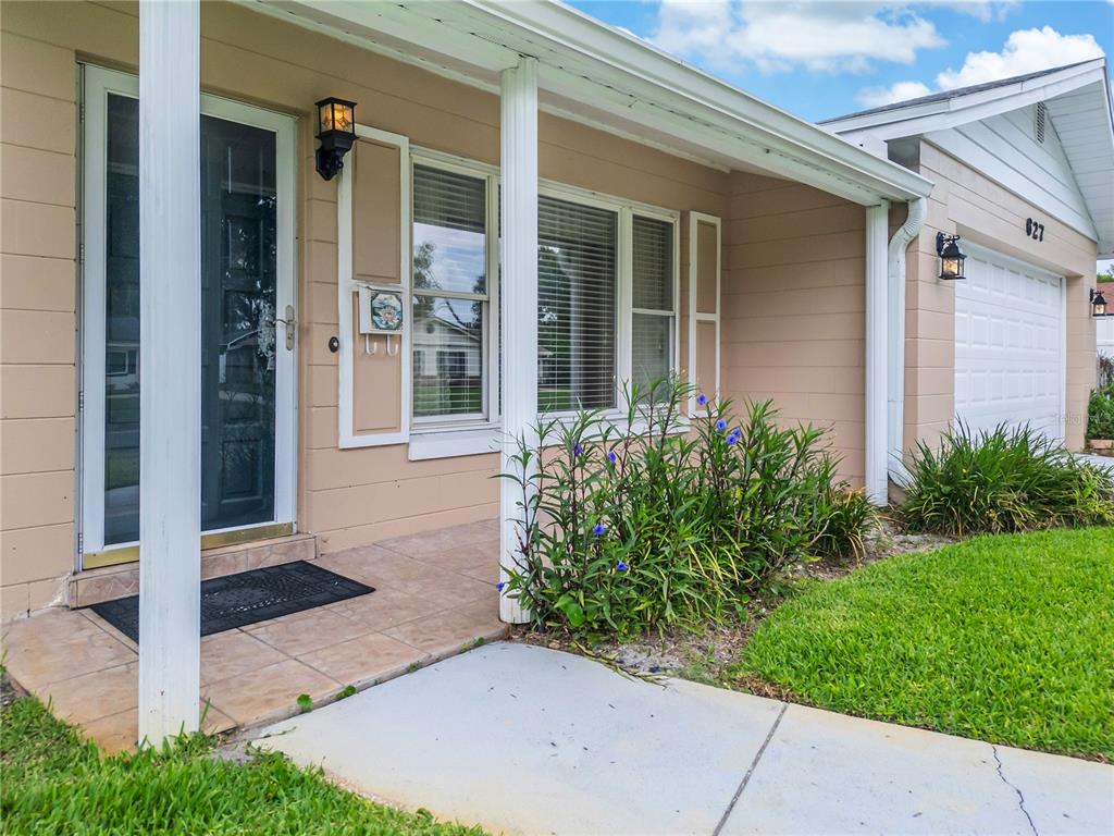 627 Vandenberg Street Altamonte Springs, FL 32701 - Photo 4 of 43