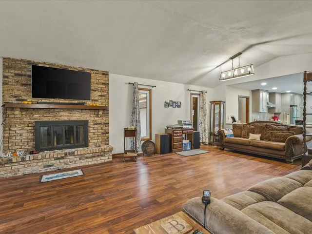 $275,000 | 7604 Larwinn Drive, Rockford, IL 61107