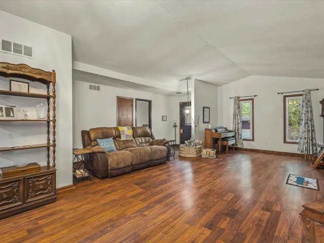 $275,000 | 7604 Larwinn Drive, Rockford, IL 61107