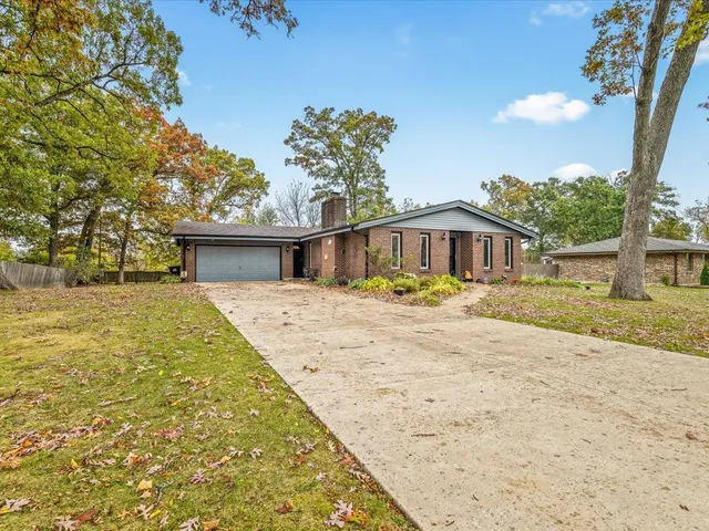 $275,000 | 7604 Larwinn Drive, Rockford, IL 61107