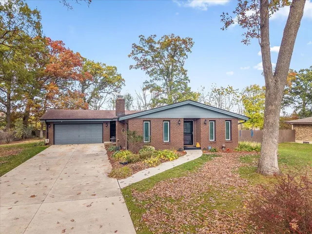$275,000 | 7604 Larwinn Drive, Rockford, IL 61107