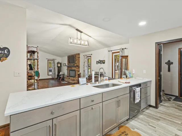 $275,000 | 7604 Larwinn Drive, Rockford, IL 61107