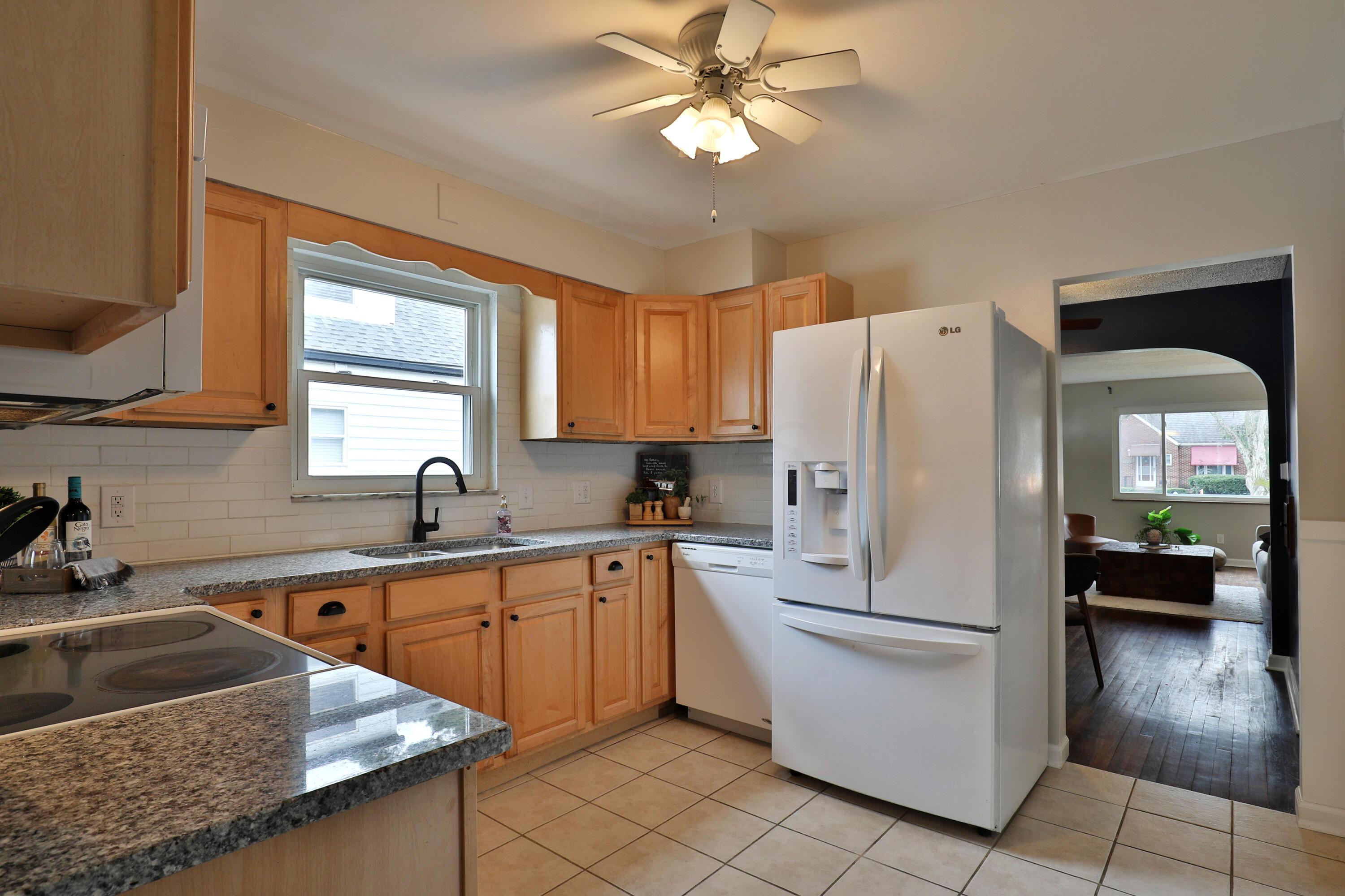 963 Kenwick Road Columbus, OH 43209 - Photo 11 of 36 963-Kenwick-16