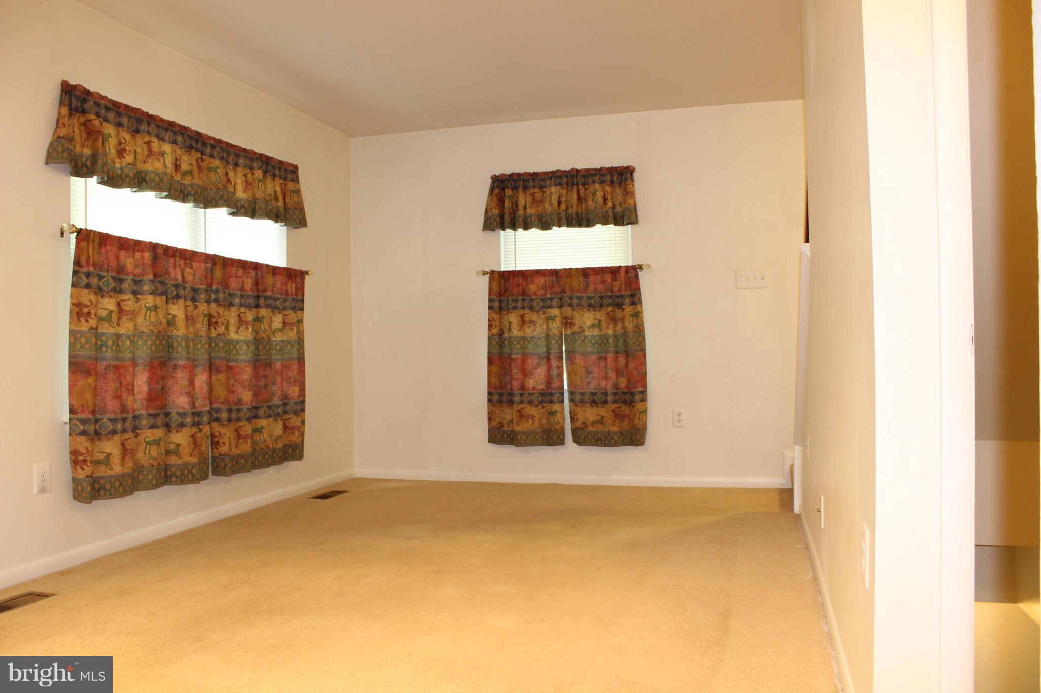 2221 Gunsmith Square Reston, VA 20191 - Photo 12 of 29 Living Room