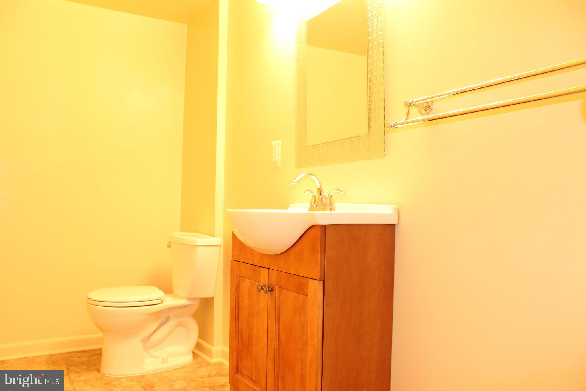 2221 Gunsmith Square Reston, VA 20191 - Photo 24 of 29 Bath