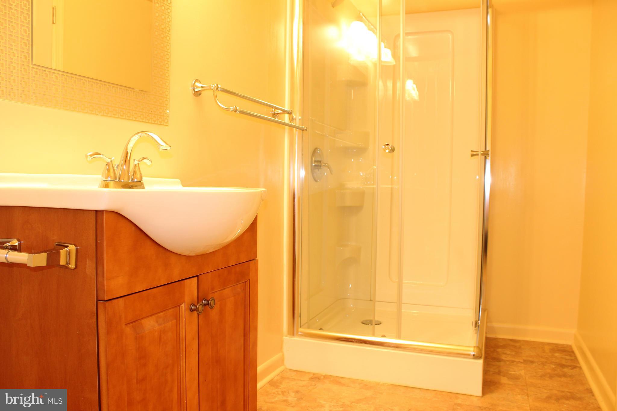 2221 Gunsmith Square Reston, VA 20191 - Photo 25 of 29 Bath