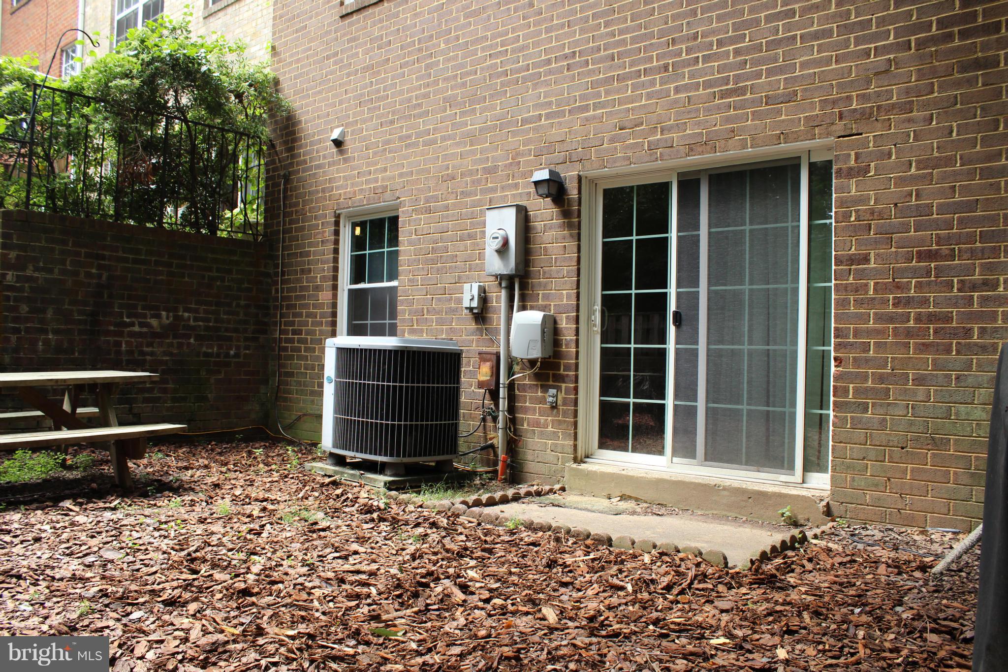2221 Gunsmith Square Reston, VA 20191 - Photo 27 of 29 Exterior (Rear)