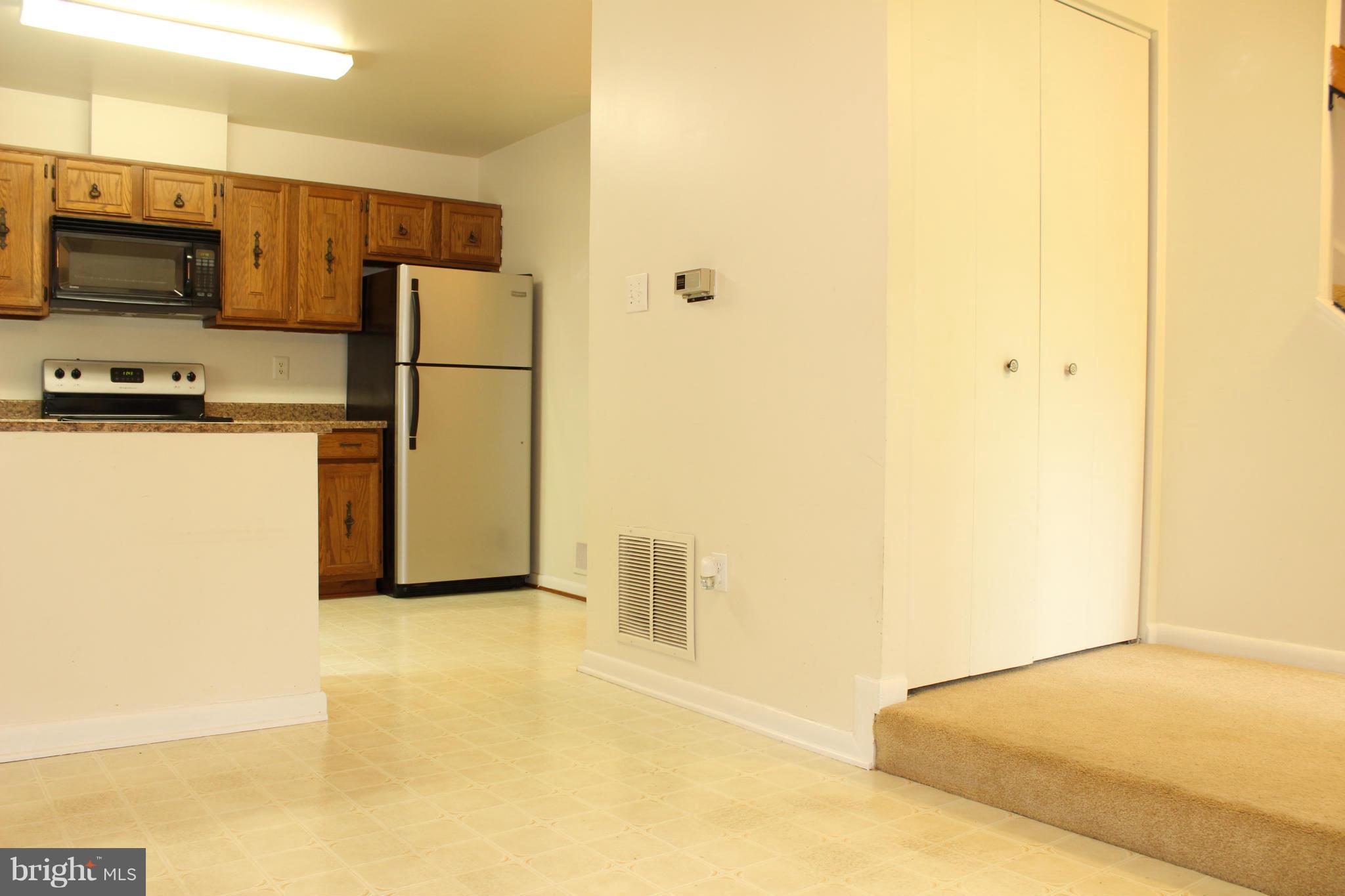 2221 Gunsmith Square Reston, VA 20191 - Photo 5 of 29 Kitchen