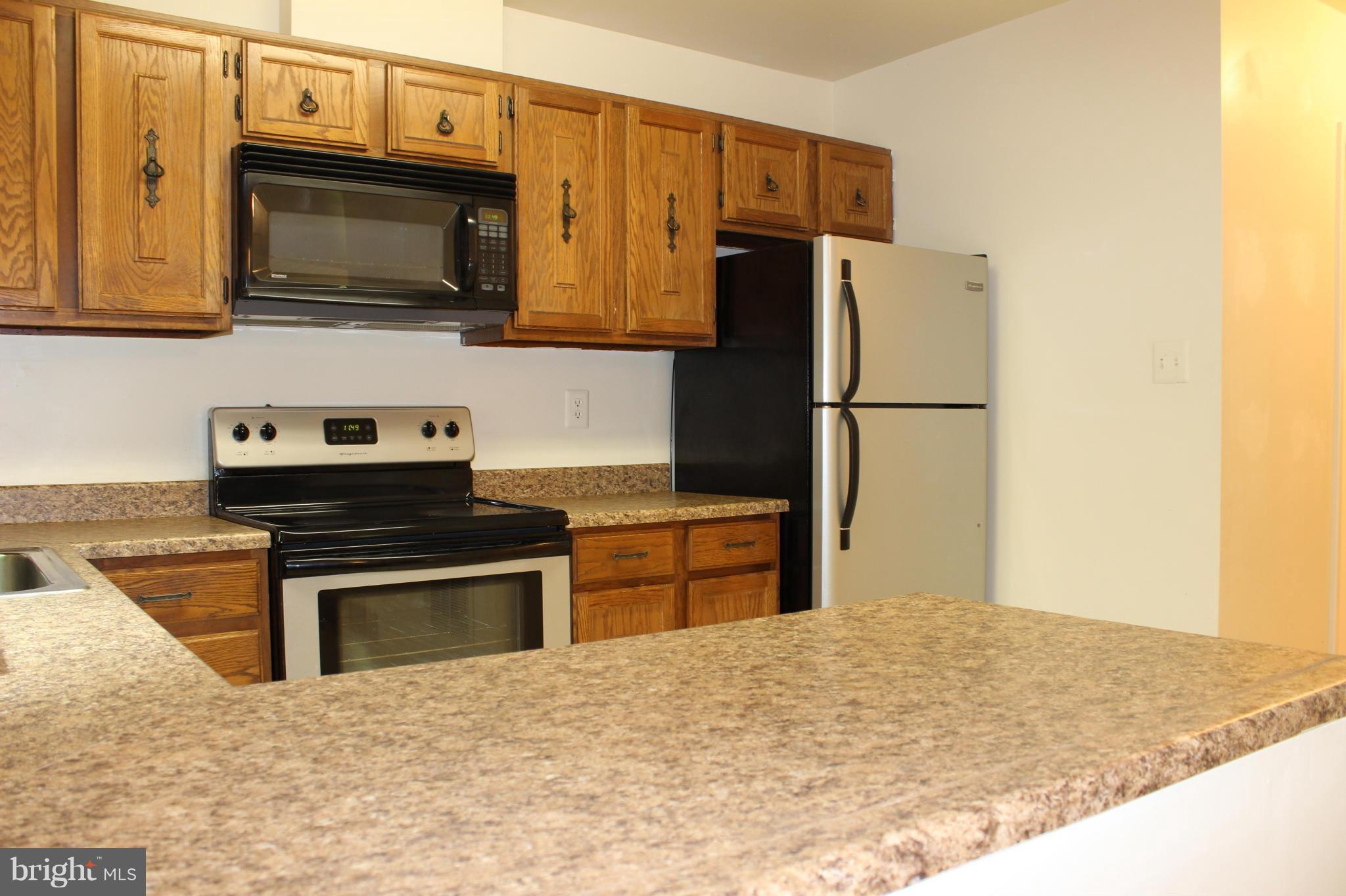 2221 Gunsmith Square Reston, VA 20191 - Photo 7 of 29 Kitchen