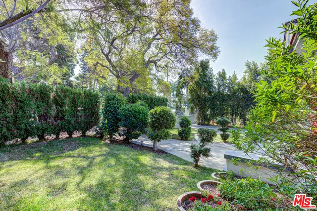 $5,995 | 835 North Ogden Drive, Los Angeles, CA 90046