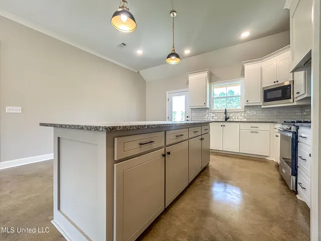 $291,700 | 954 Riverside Lane, Pearl, MS 39208