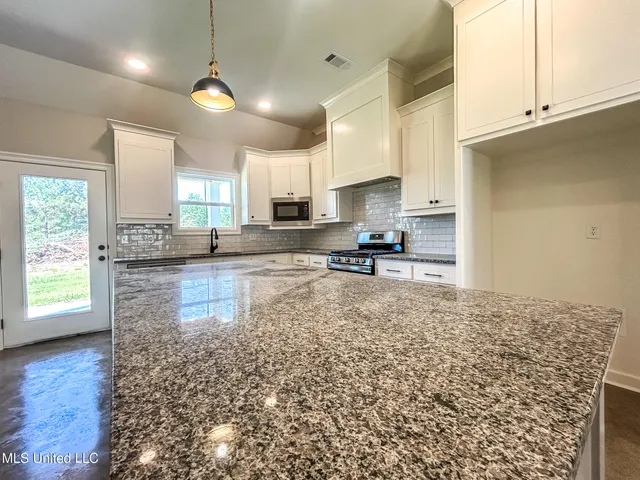 $291,700 | 954 Riverside Lane, Pearl, MS 39208