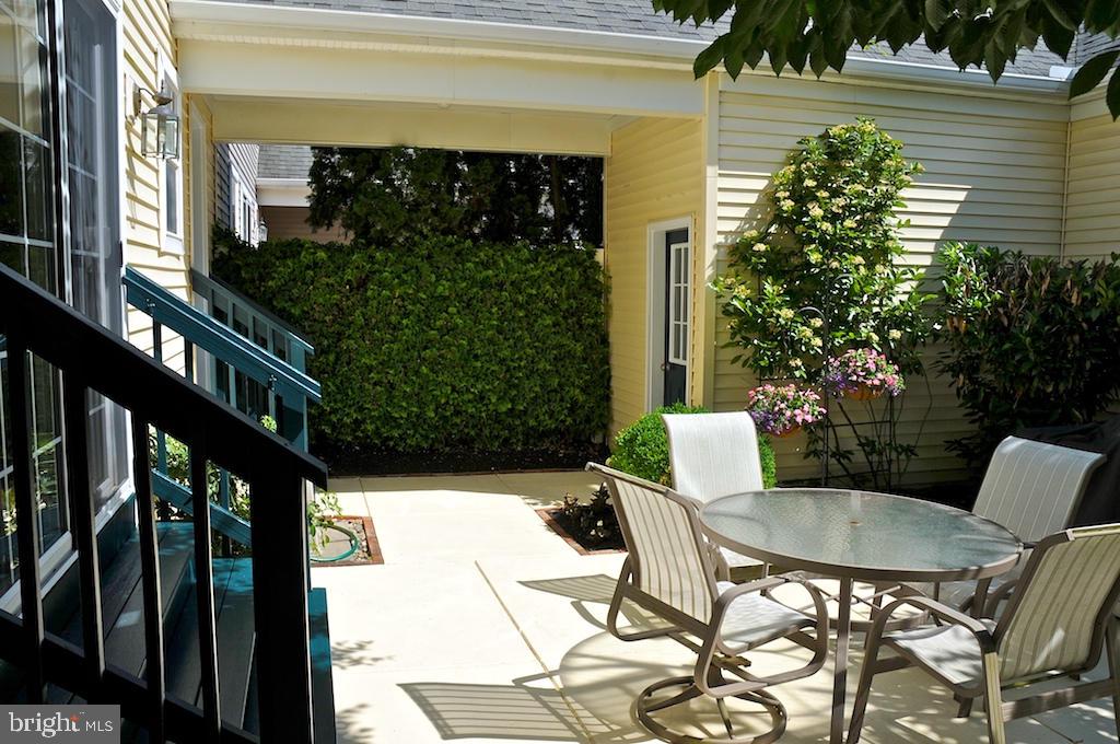 1053 Kent Garden Lititz, PA 17543 - Photo 8 of 25