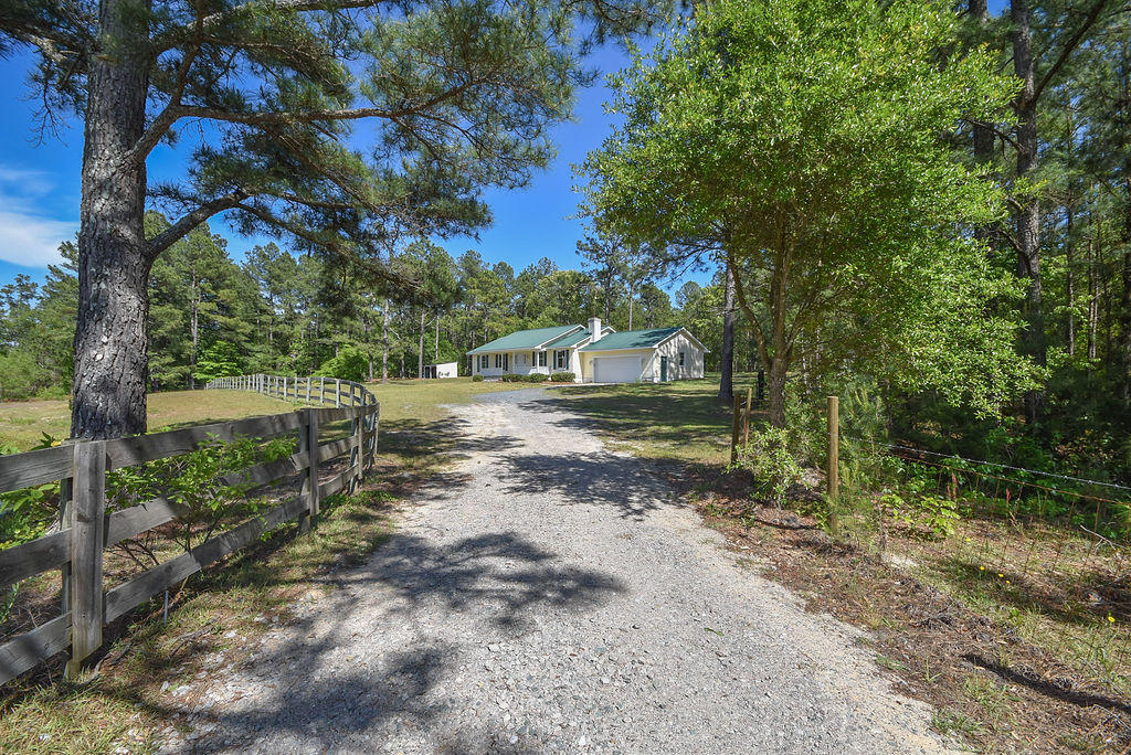 619 Strother Road Aberdeen, NC 28315 - Photo 2 of 32 79Driveway