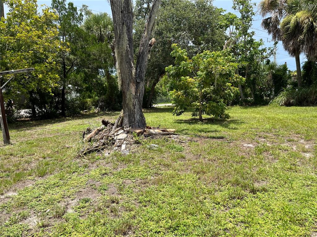 903 Anderson Road Nokomis, FL 34275 - Photo 7 of 19 Gallery Image 7