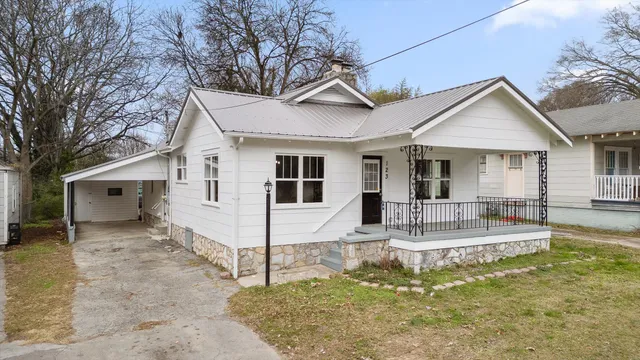 $270,000 | 123 South Moore Road, Chattanooga, TN 37411
