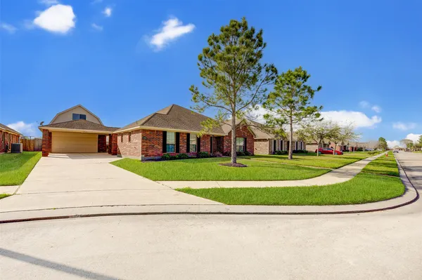 $2,900 | 3718 Quarter Horse Trail, Manvel, TX 77578
