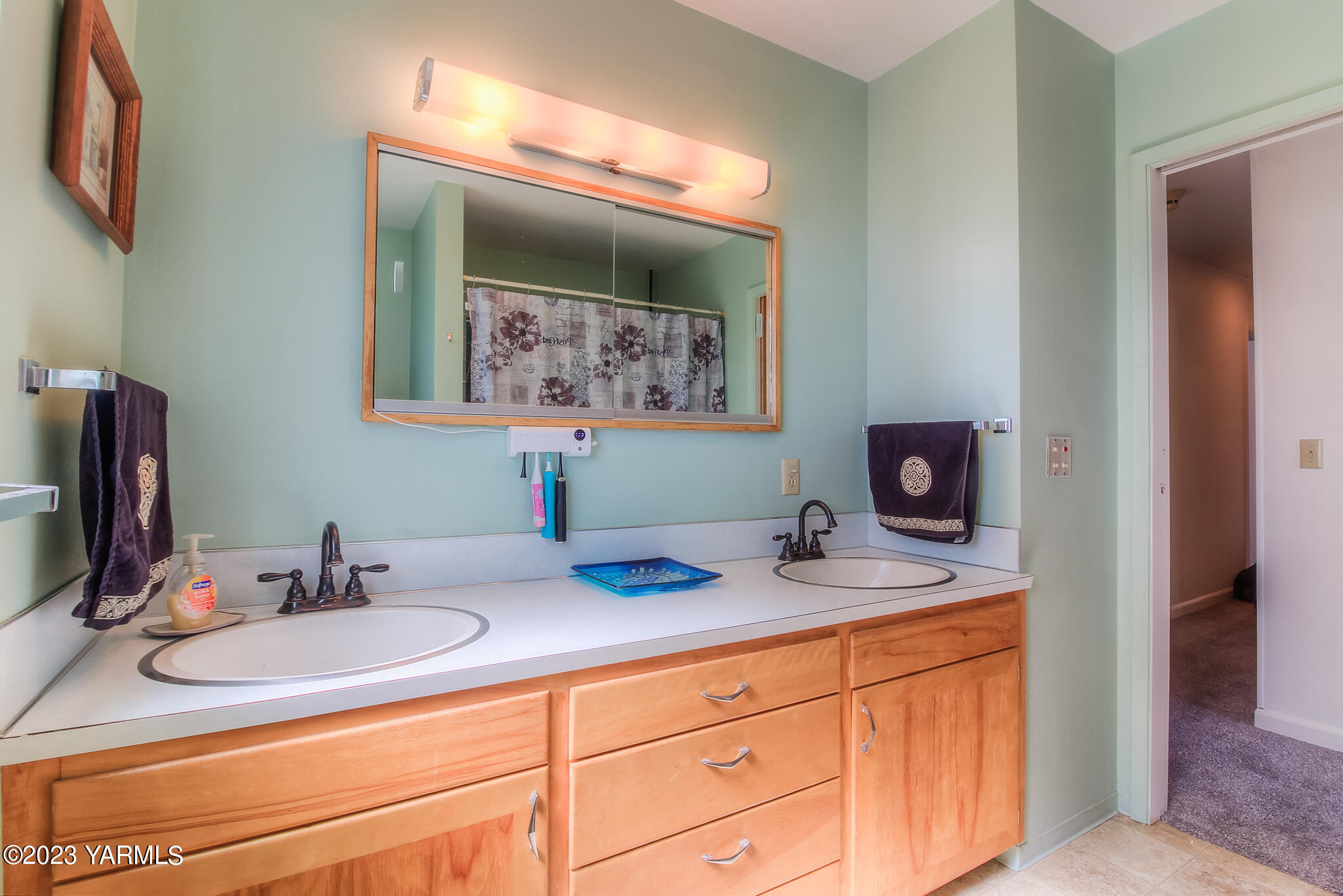 15451 Summitview Road Cowiche, WA 98923 - Photo 6 of 22 a bathroom with a sink and a mirror