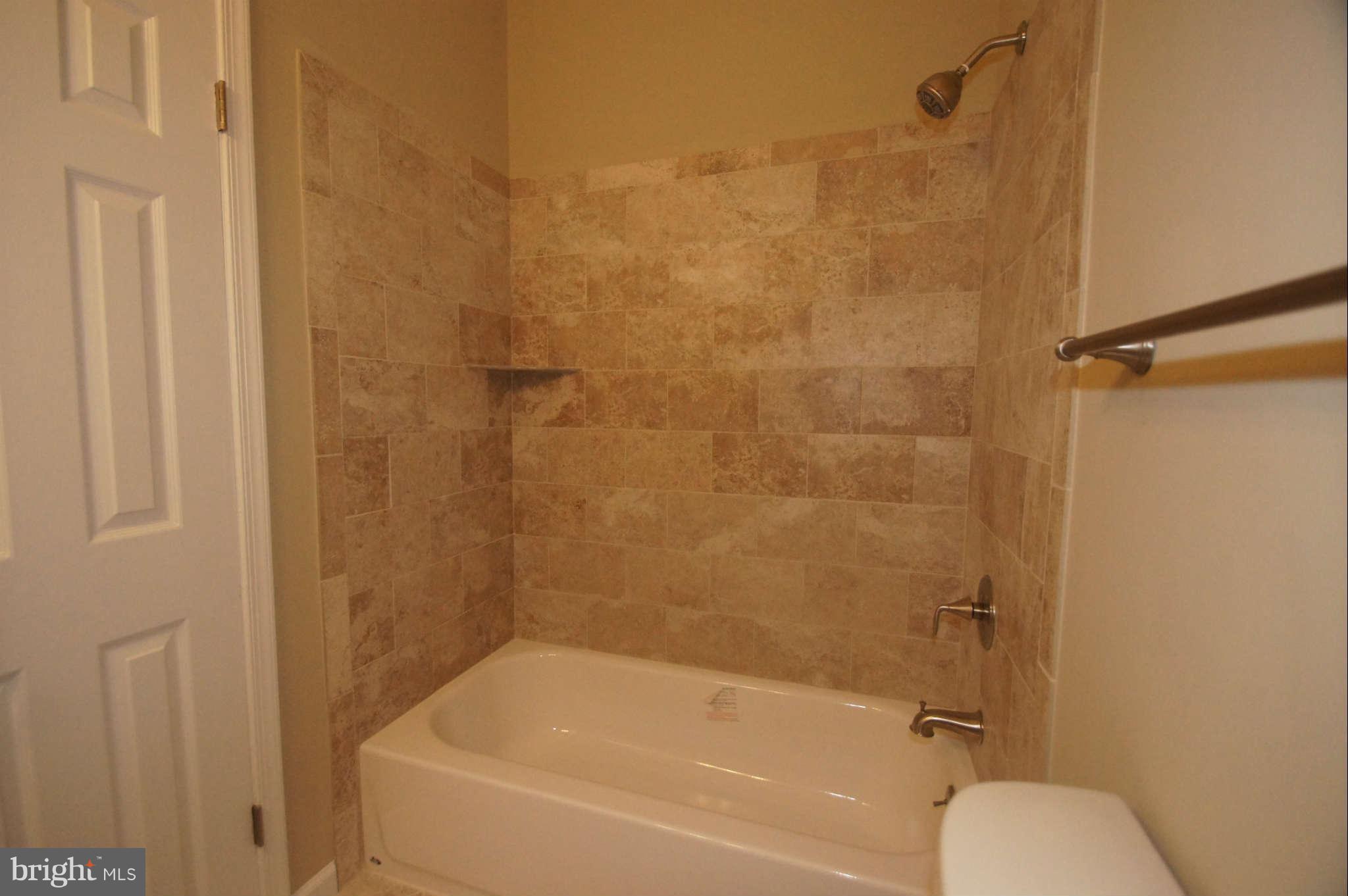 9423 Gunview Road Baltimore, MD 21236 - Photo 18 of 30 Bath