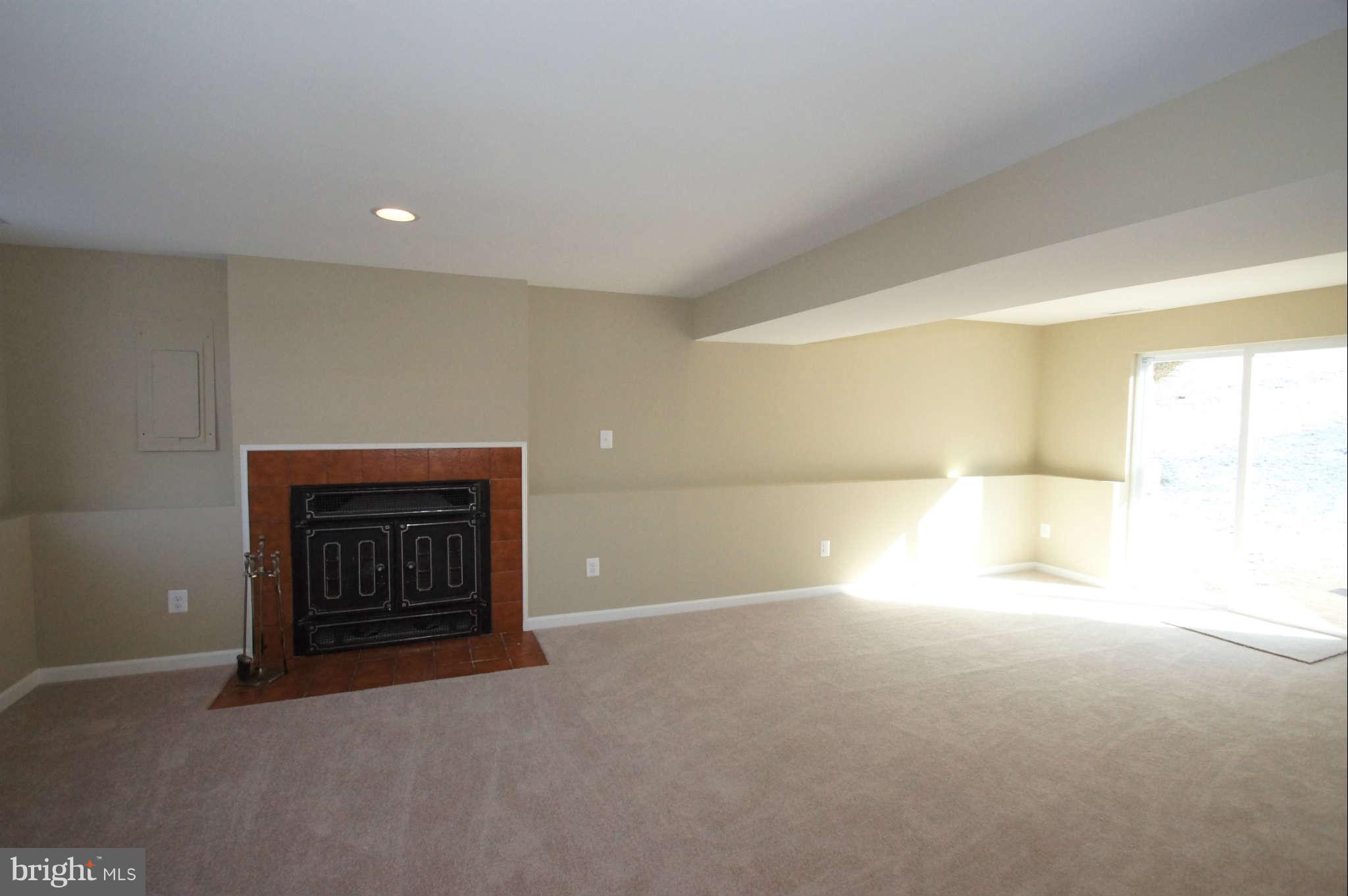9423 Gunview Road Baltimore, MD 21236 - Photo 20 of 30 Family Room