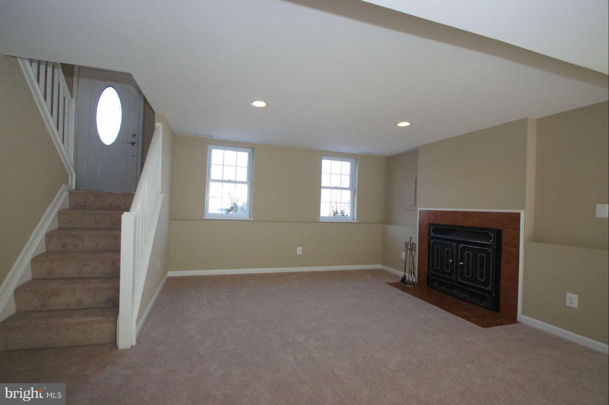 9423 Gunview Road Baltimore, MD 21236 - Photo 22 of 30 Family Room