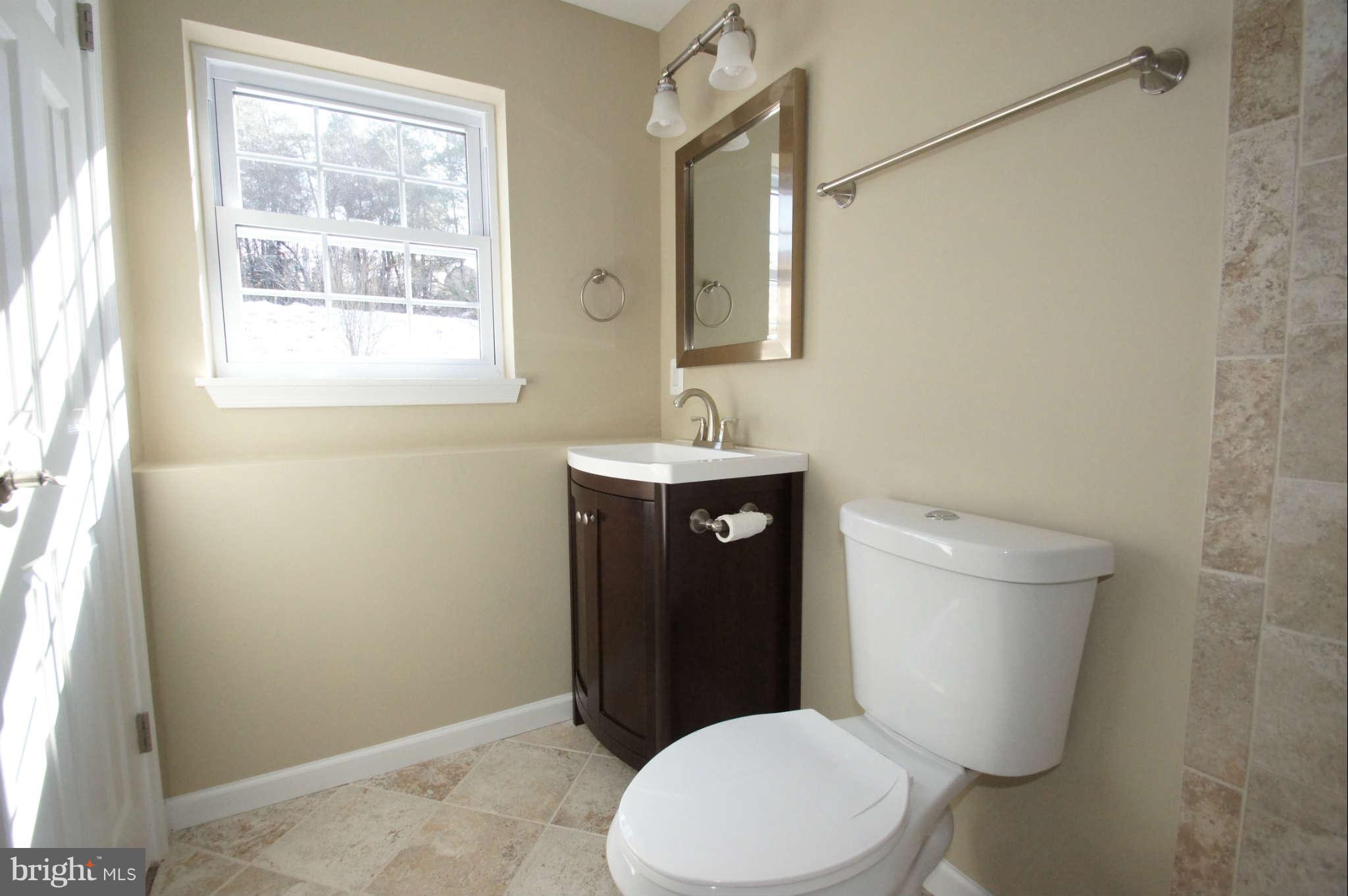 9423 Gunview Road Baltimore, MD 21236 - Photo 23 of 30 Bath