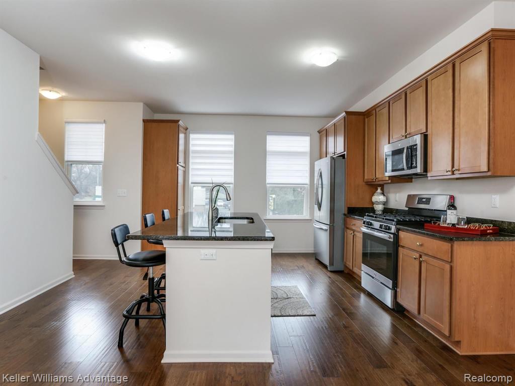 3518 Rochester Road Royal Oak, MI 48073 - Photo 8 of 36