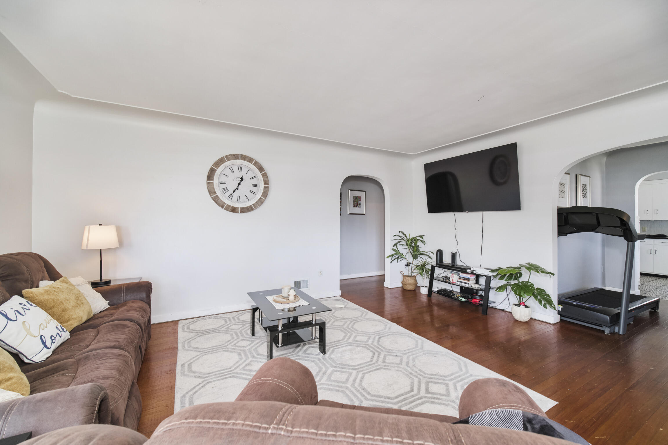 1187 Maple Road Manistee, MI 49660 - Photo 11 of 58 Living Room
