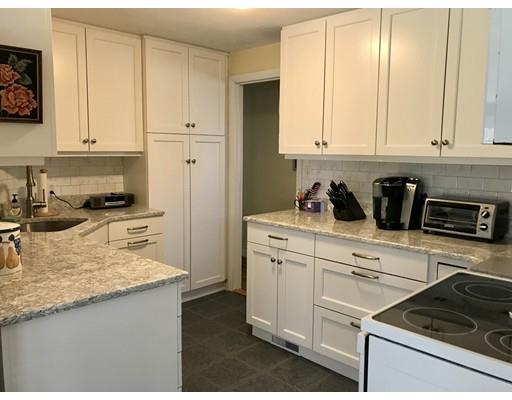 24 Oak Ridge Road Holden, MA 01520 - Photo 8 of 25 Gallery Image 8