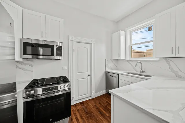 $1,850 | 3214 West Division Street, Unit 2, Chicago, IL 60651