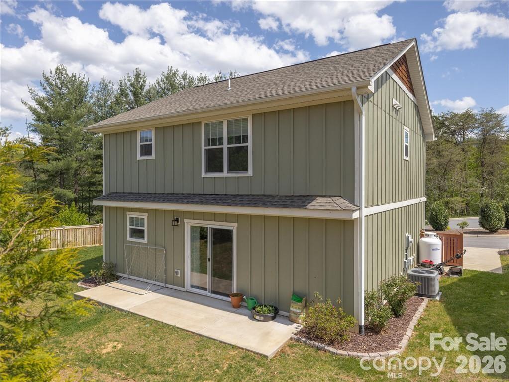 101 Towne Place Clyde, NC 28721 - Photo 26 of 28
