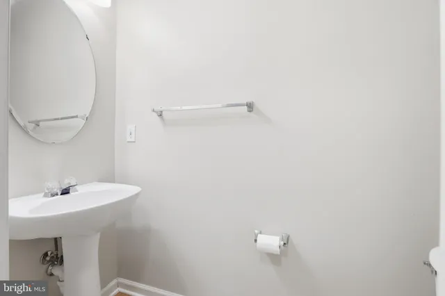 $3,400 | 2957 Huntington Grove Square, Alexandria, VA 22306