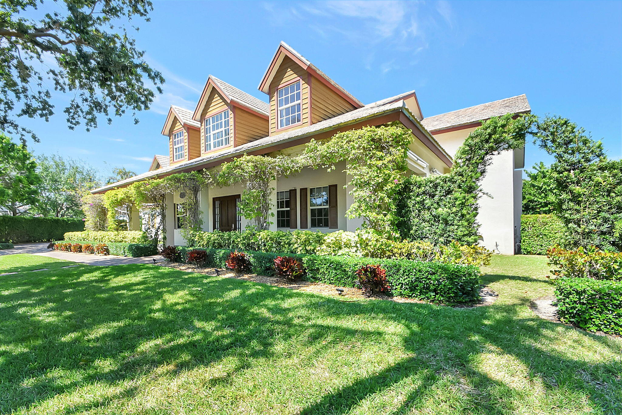 641 Eddy Street Boca Raton, FL 33487 - Photo 2 of 48 2-web-or-mls-House (2)