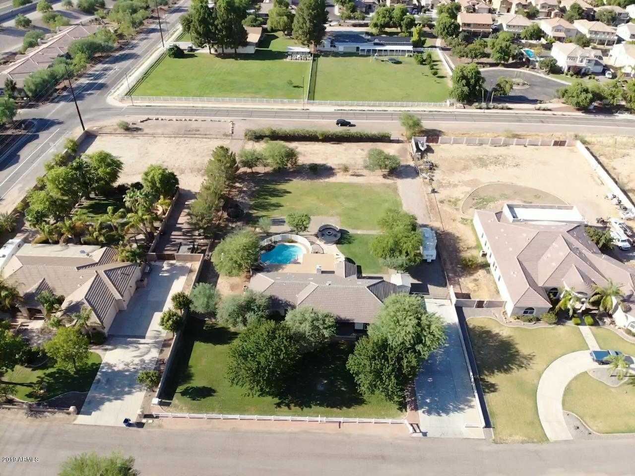 16421 South Greenfield Road Gilbert, AZ 85295 - Photo 24 of 30 IMG_9909