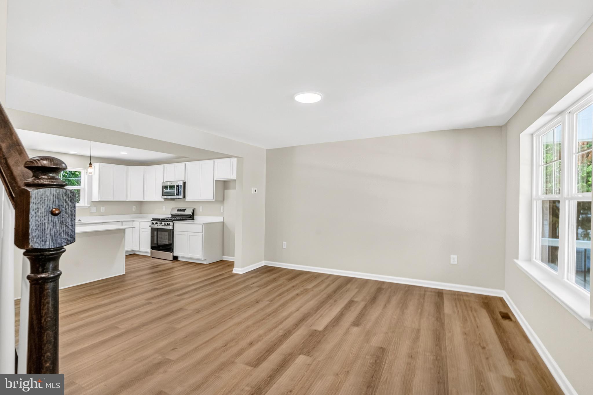 69 Main Street Bridgeport, NJ 08014 - Photo 3 of 27