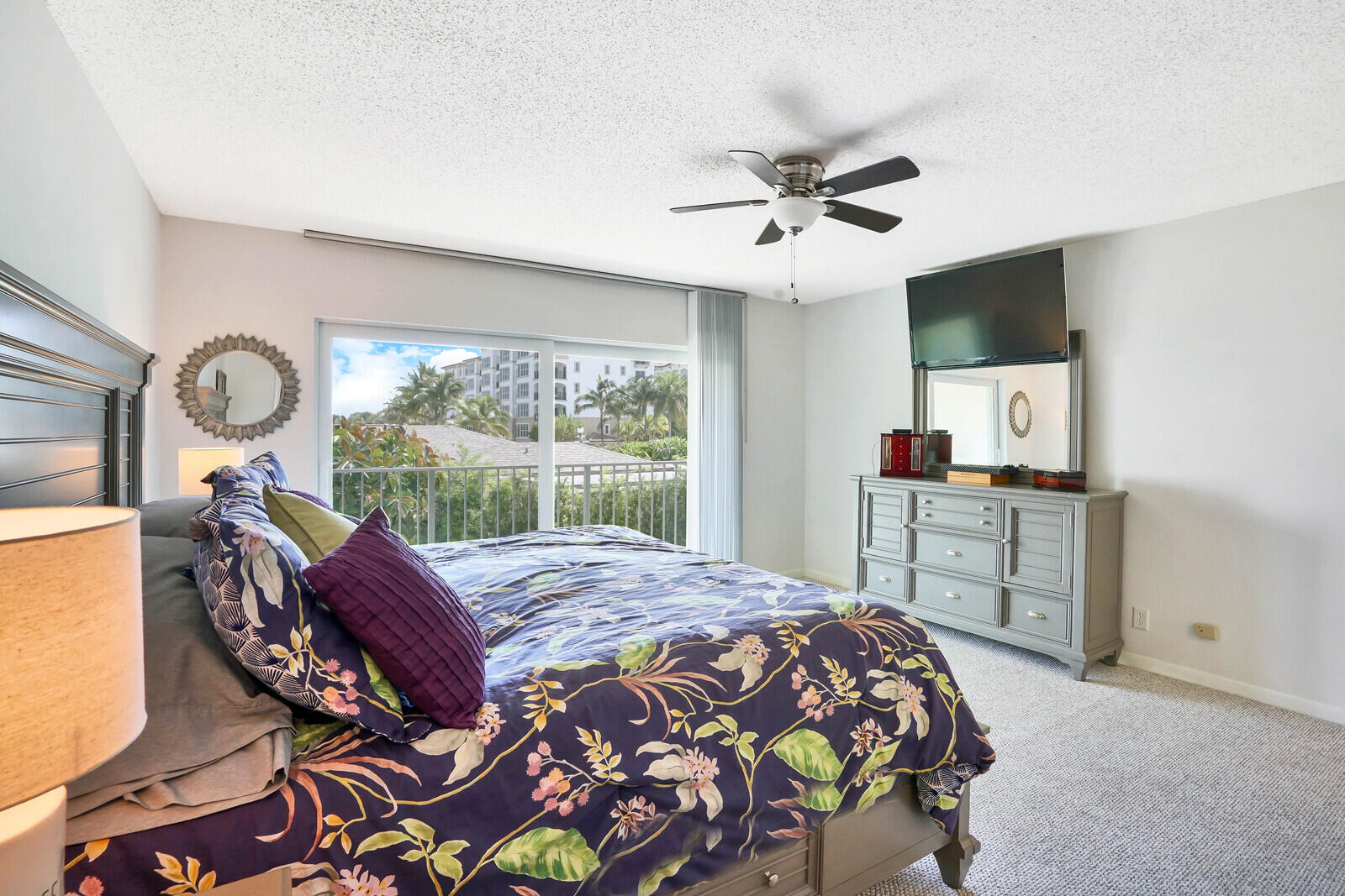 107 Inlet Way, Unit 3 Palm Beach Shores, FL 33404 - Photo 25 of 49 08b - Master Bedroom