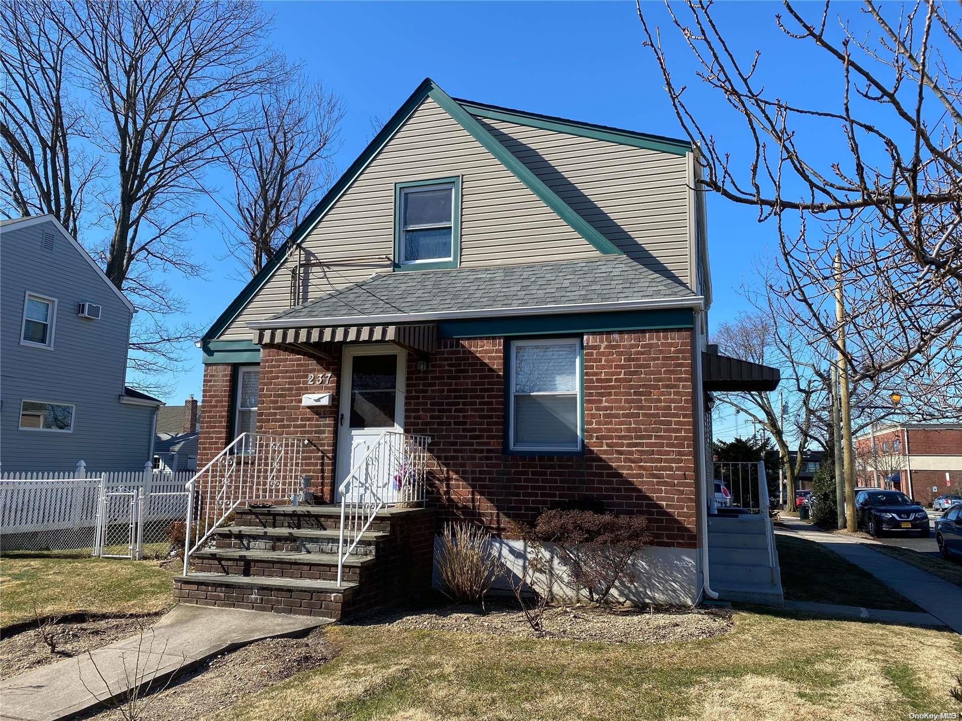 237 Wardwell Road Mineola, NY 11501 - Photo 1 of 1 Gallery Image 1