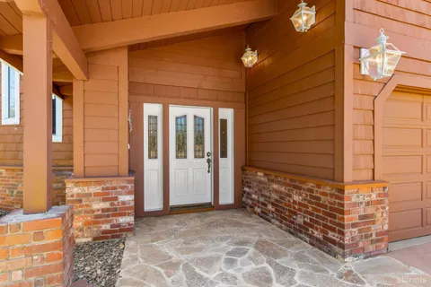 $3,595,000 | 2067 Aloha Drive, South Lake Tahoe, CA 96150